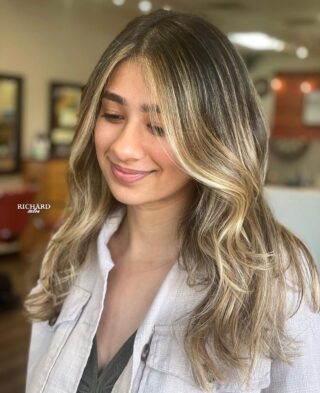 Sunkissed babe 💋 
Hair painting and haircut by Cristhina #richardsalon