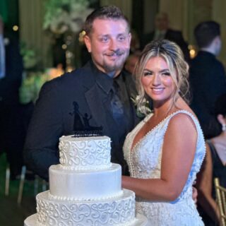 Congratulations to our Kelcie and her now husband Chris!!!!🤍👰🏻‍♀️🤵🏻‍♂️ A beautiful wedding it was! Cheers to many many wonderful years to come!! 🥂🍾
#herecomesthebride #richardsalon