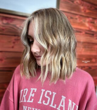 Living for these lived-in looks😍 
Hair Painting and cut by Ashley #richardsalon