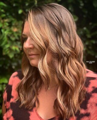 Living for all these warm fall tones 😍
Painted by Sofia
#richardsalon