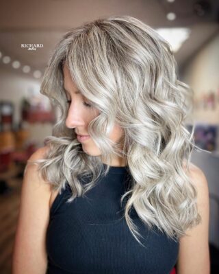 Time for a refresh ⚡️
Color & cut by Sofia #richardsalon